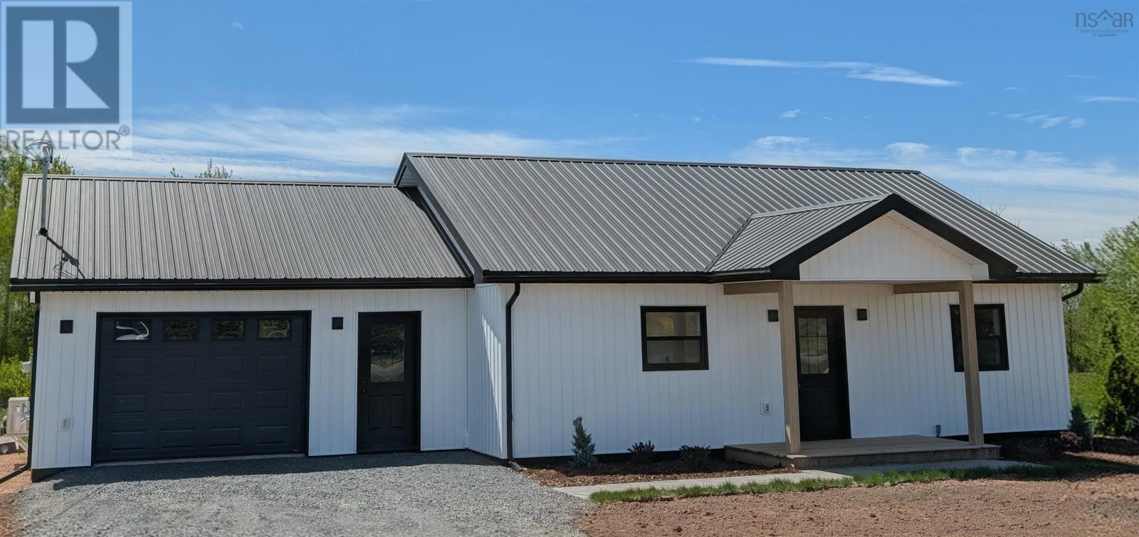 Property photo of 1882 Fox Harbour Road