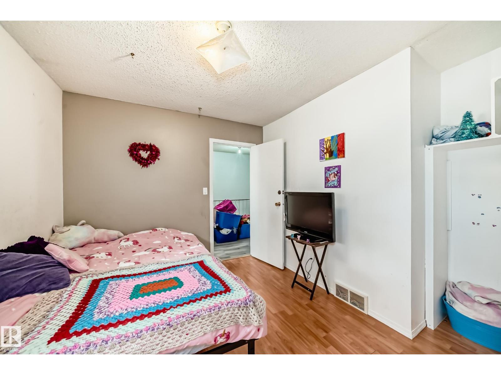 9323 Morinville DR - 28