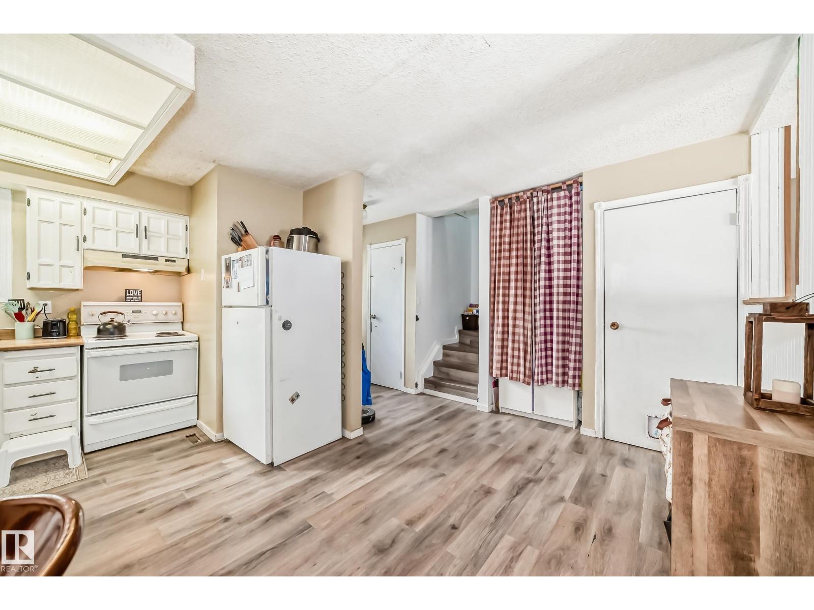 9323 Morinville DR - 11