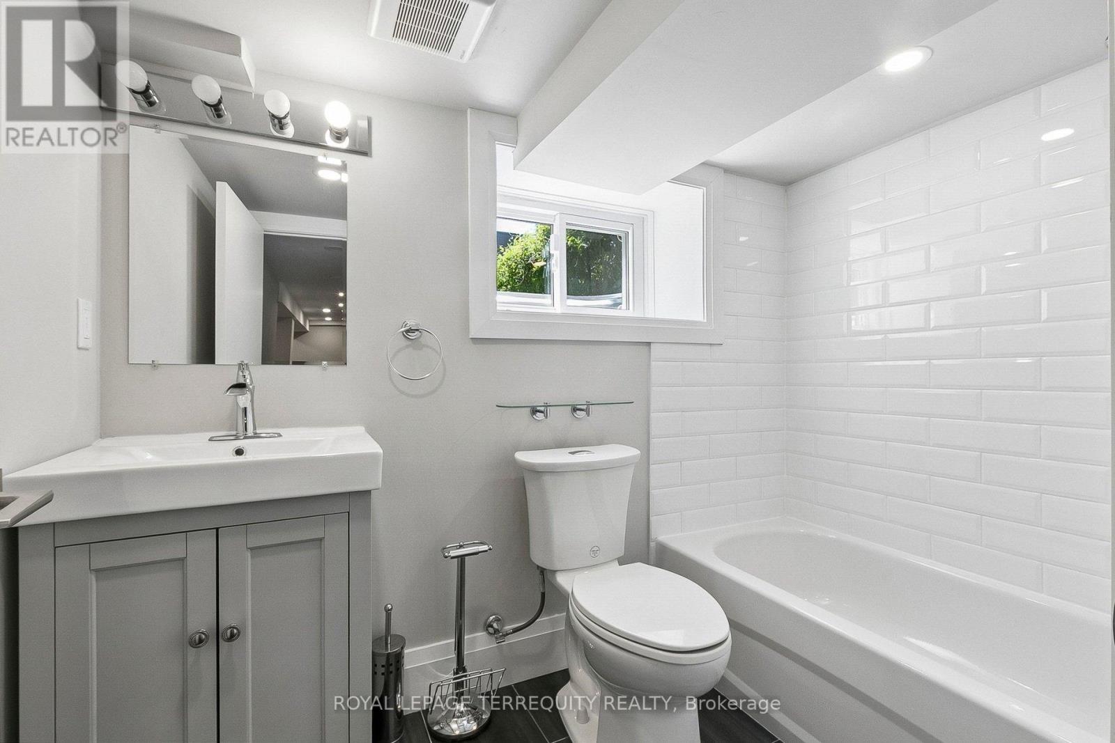 407 ANNETTE STREET - 41