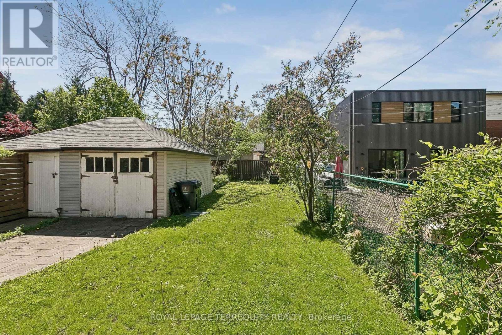 407 ANNETTE STREET - 43