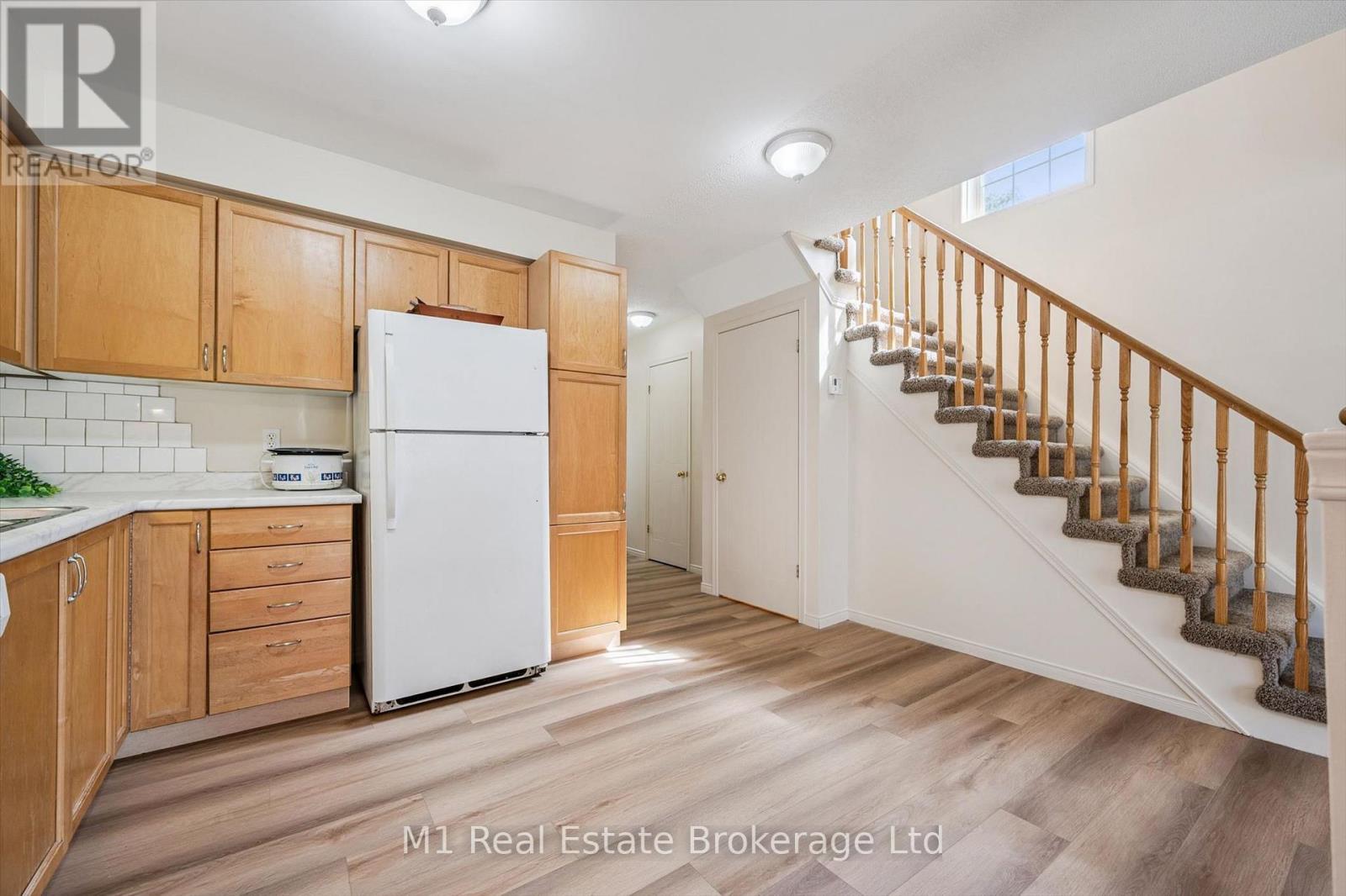 #27 124 GOSLING GARDENS - 18