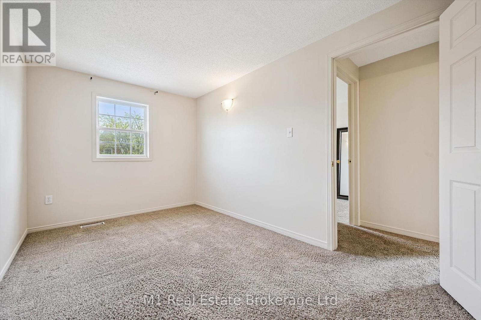#27 124 GOSLING GARDENS - 22