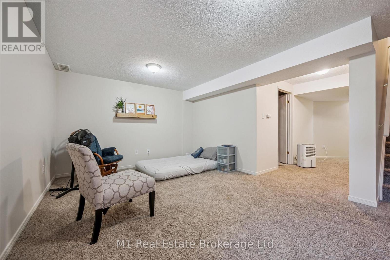 #27 124 GOSLING GARDENS - 30