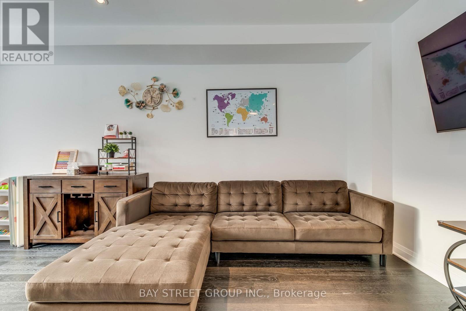 3049 MERRICK ROAD - 14