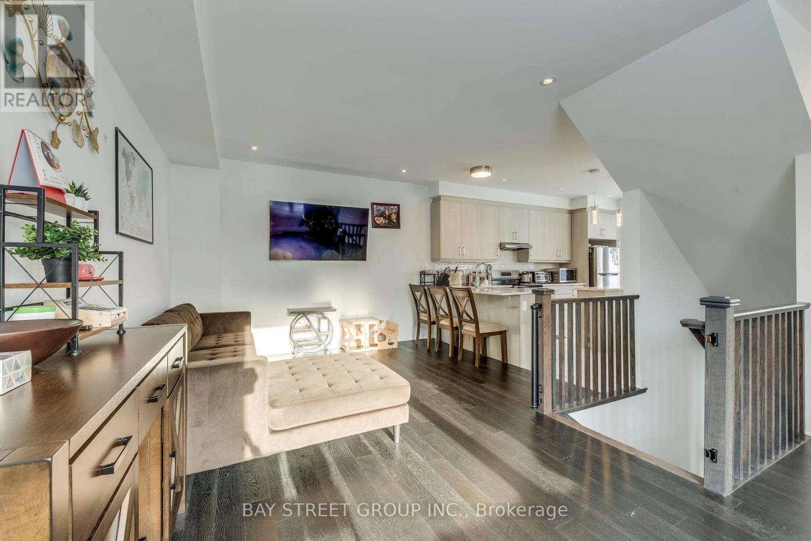 3049 MERRICK ROAD - 18