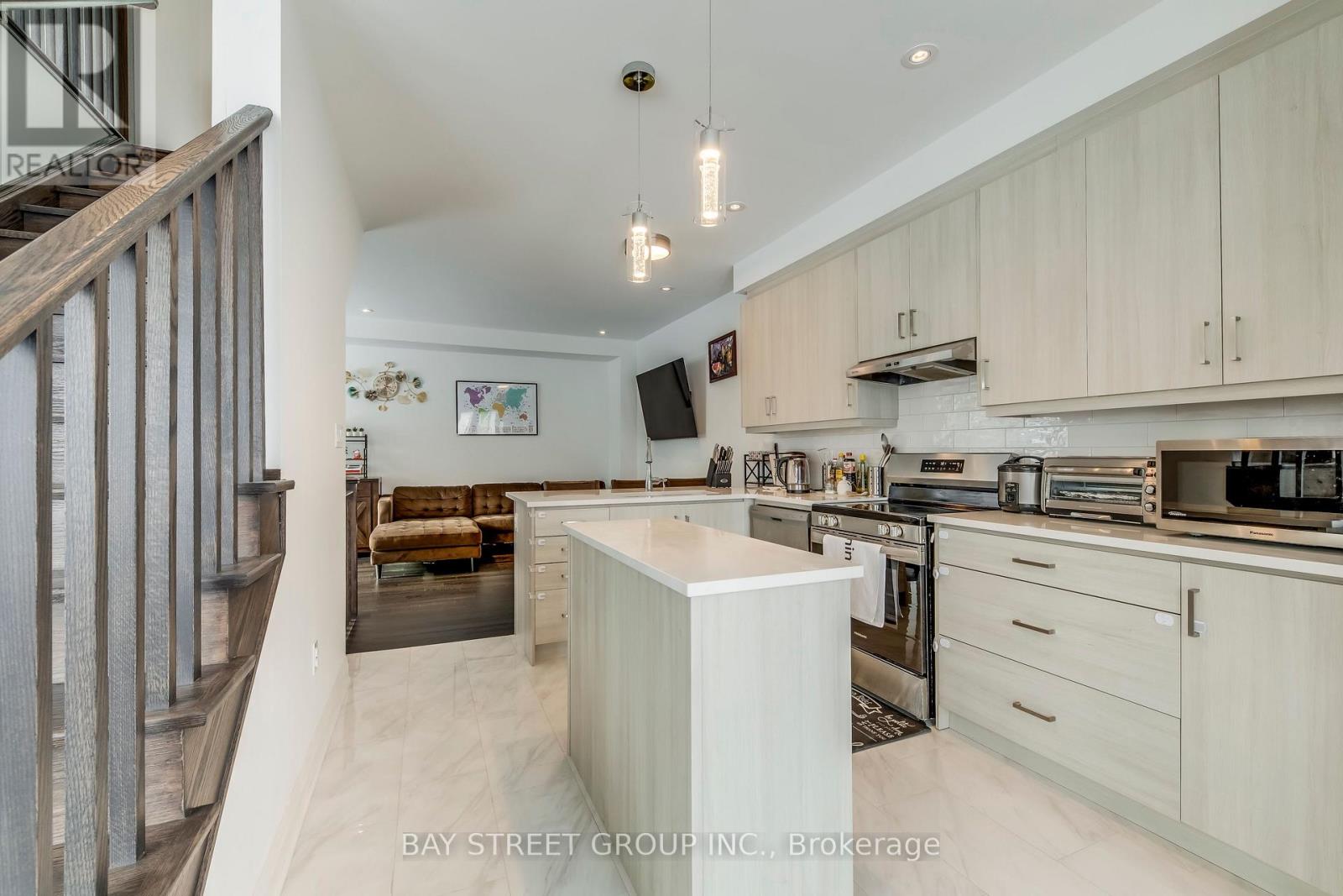 3049 MERRICK ROAD - 21
