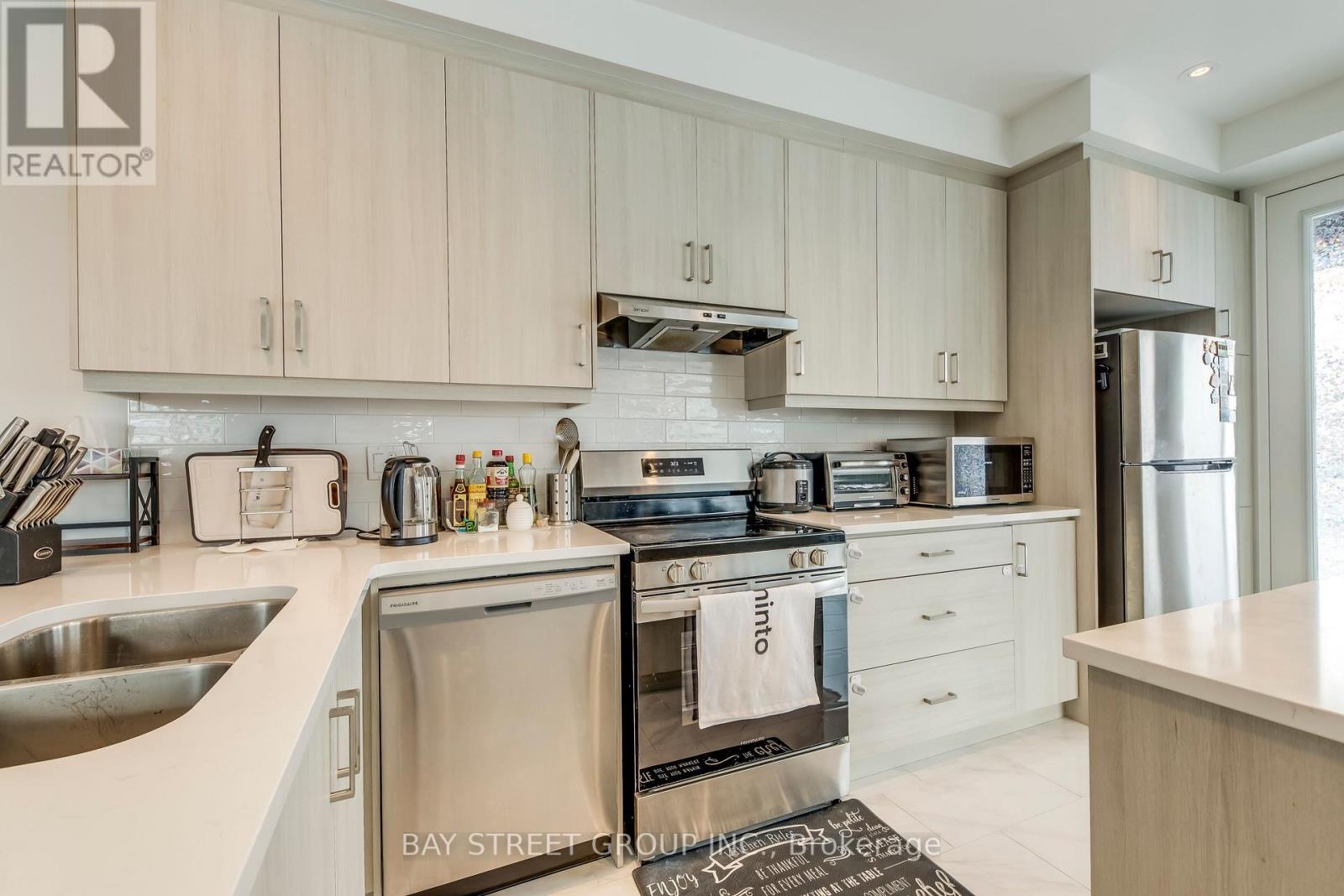 3049 MERRICK ROAD - 26