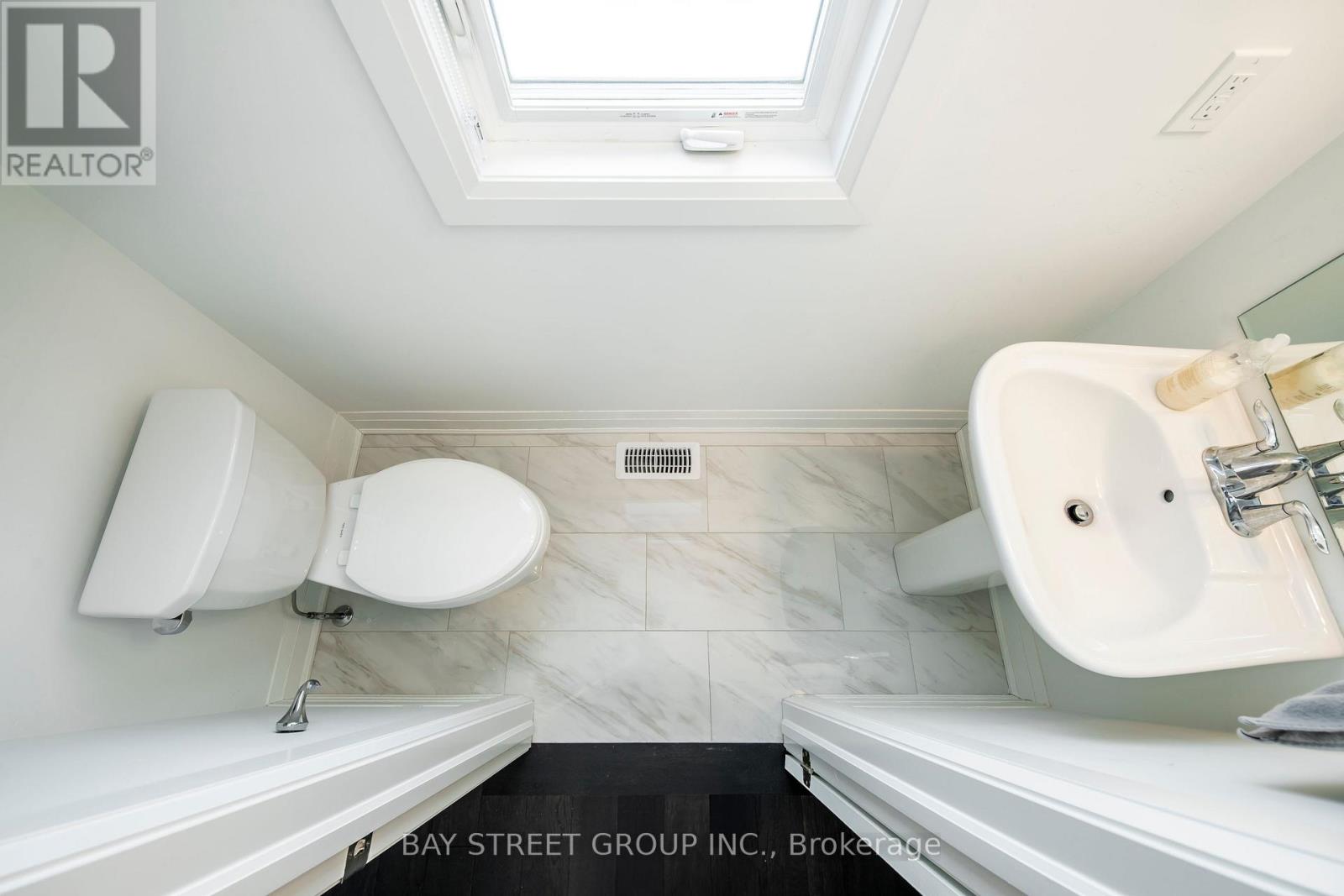 3049 MERRICK ROAD - 31
