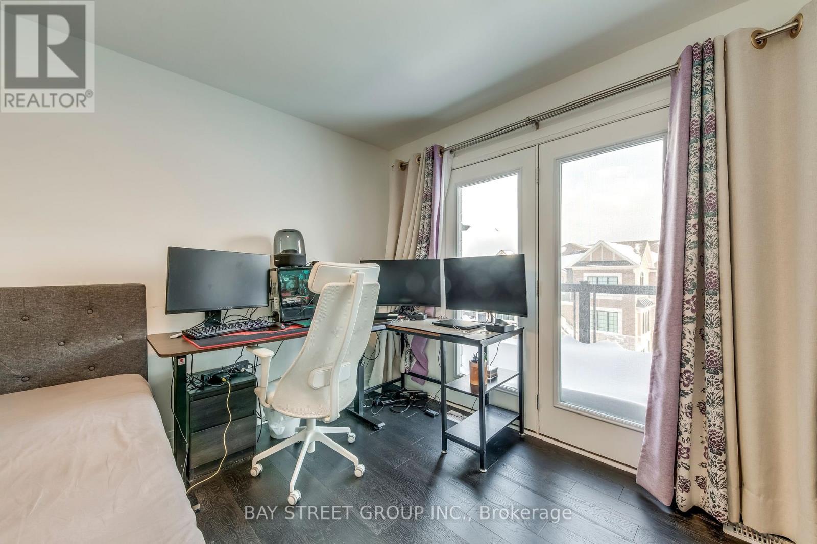 3049 MERRICK ROAD - 35