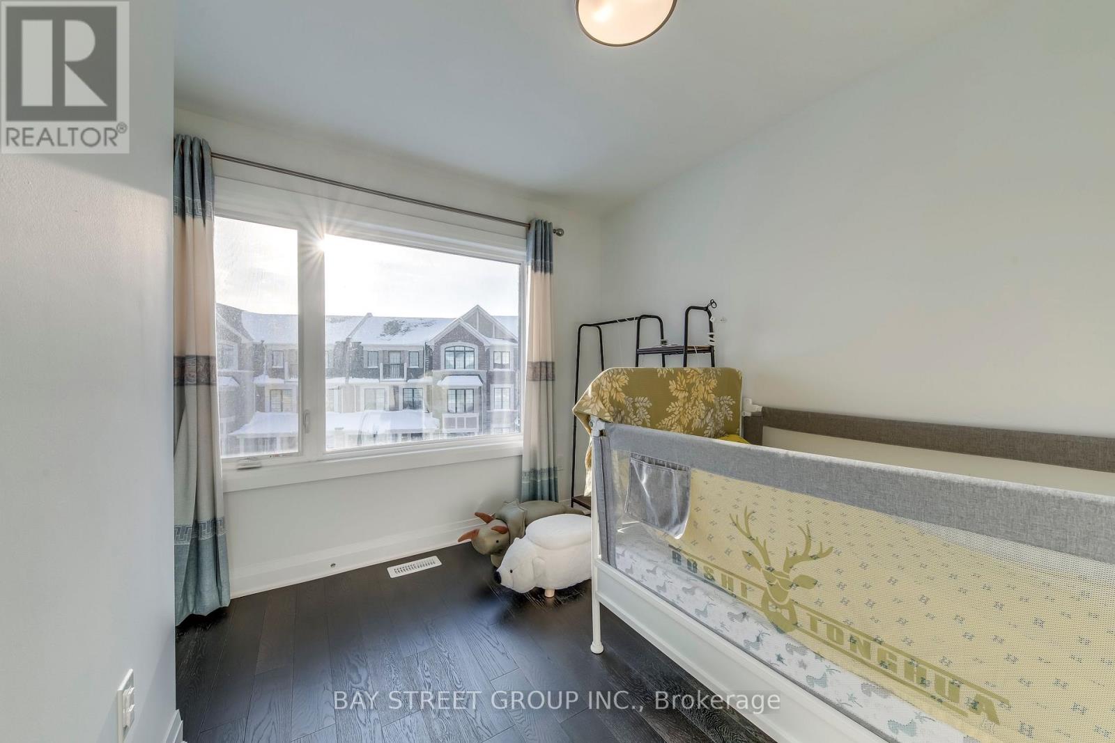 3049 MERRICK ROAD - 40