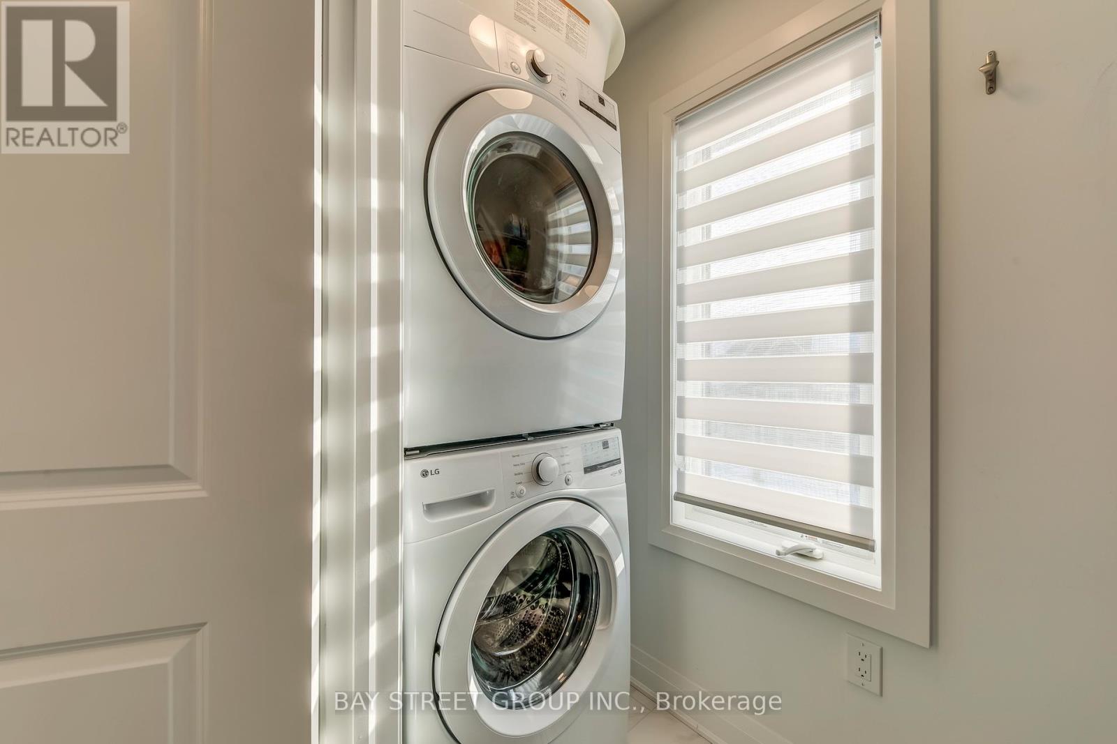 3049 MERRICK ROAD - 44