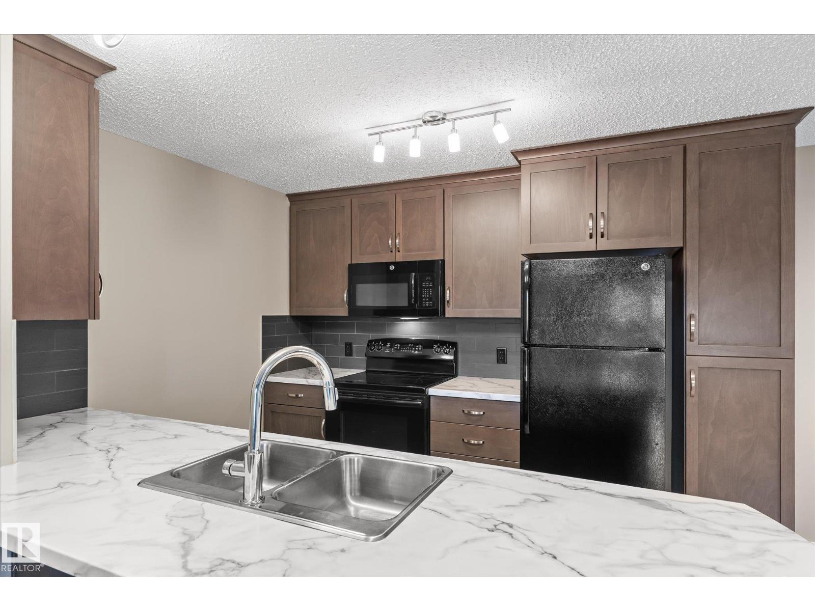 #257 7805 71 ST NW - 8