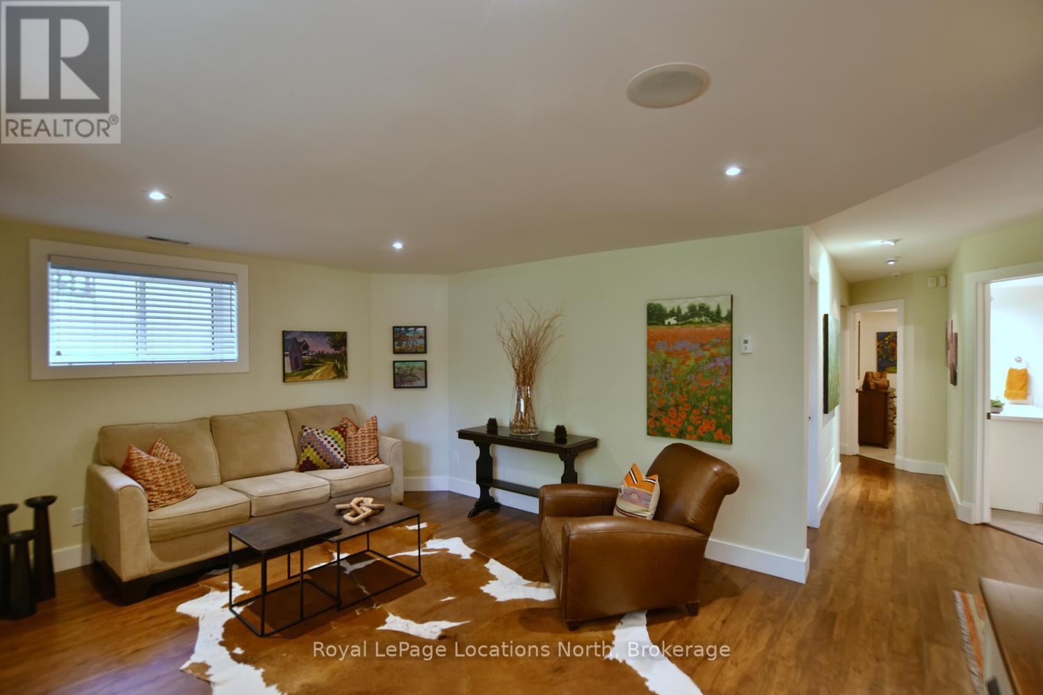 8 HICKORY STREET - 32