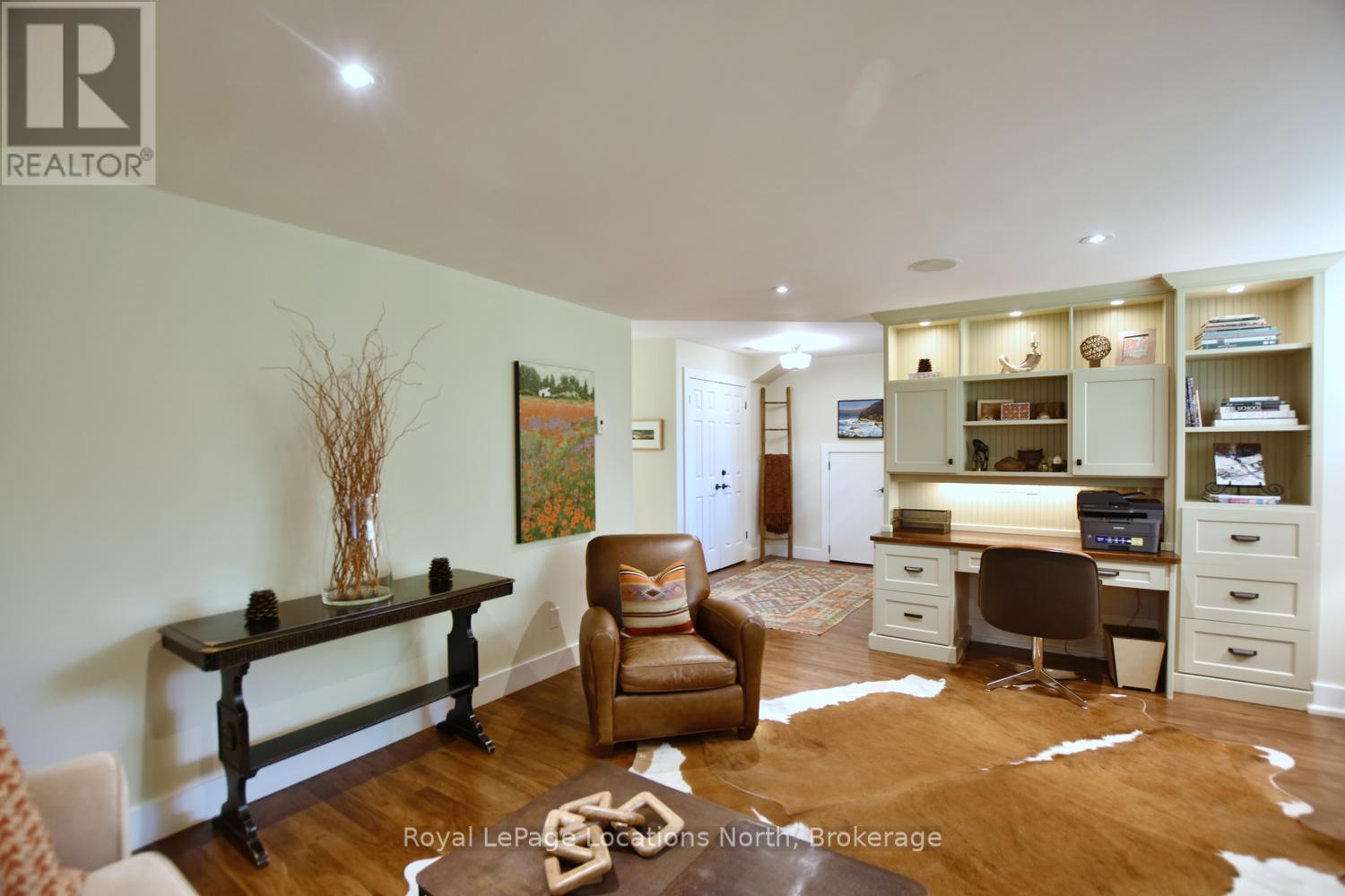 8 HICKORY STREET - 31