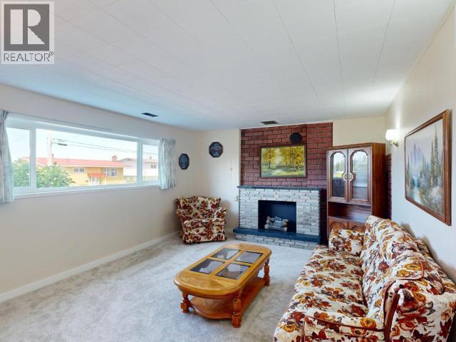 3730 SELKIRK AVE - 24