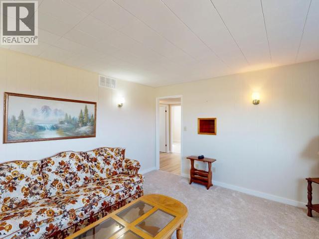 3730 SELKIRK AVE - 25