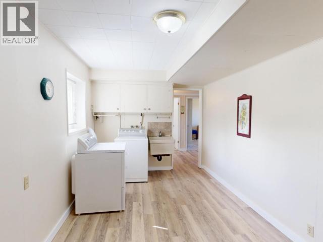 3730 SELKIRK AVE - 27