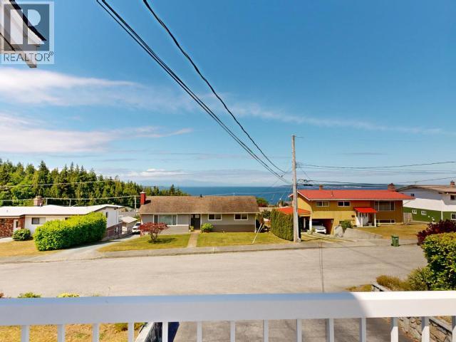 3730 SELKIRK AVE - 29
