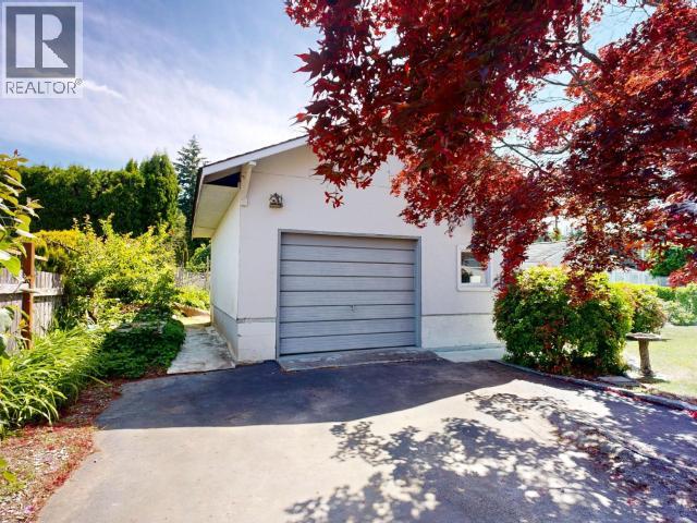3730 SELKIRK AVE - 32