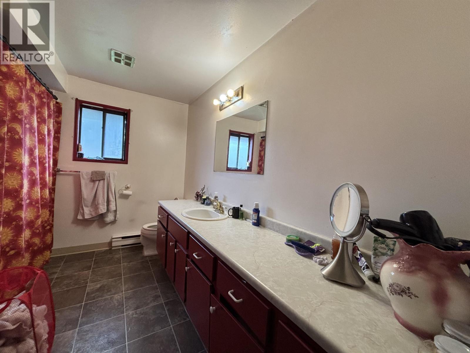 5762 SPINDRIFT STREET, Sechelt
