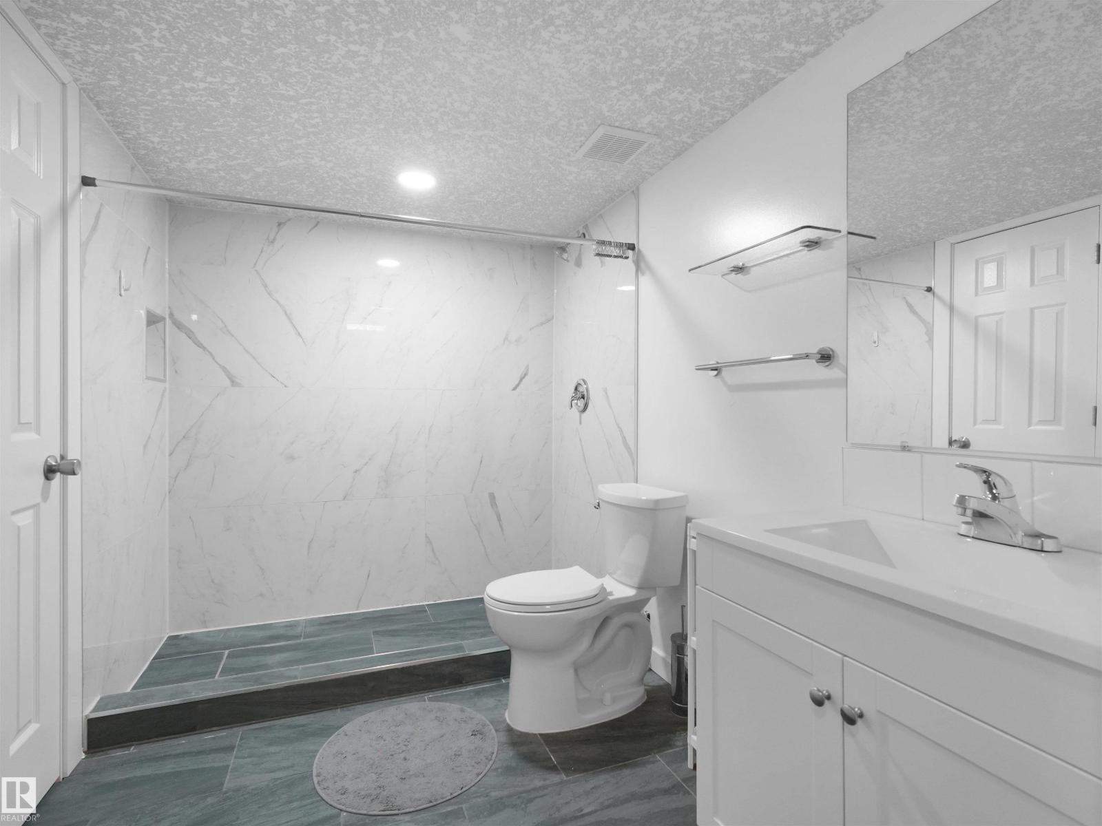 1692 CUNNINGHAM WY SW - 44