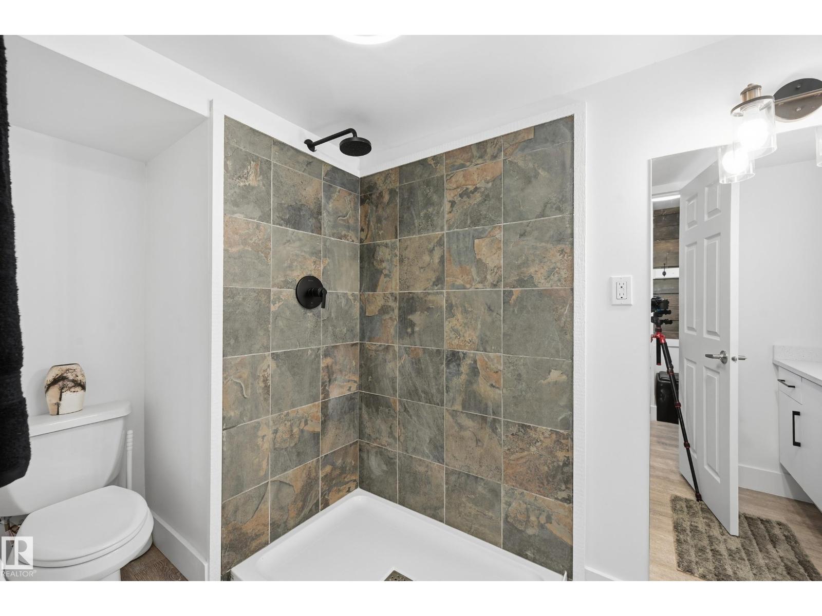 10656 93 ST NW - 31