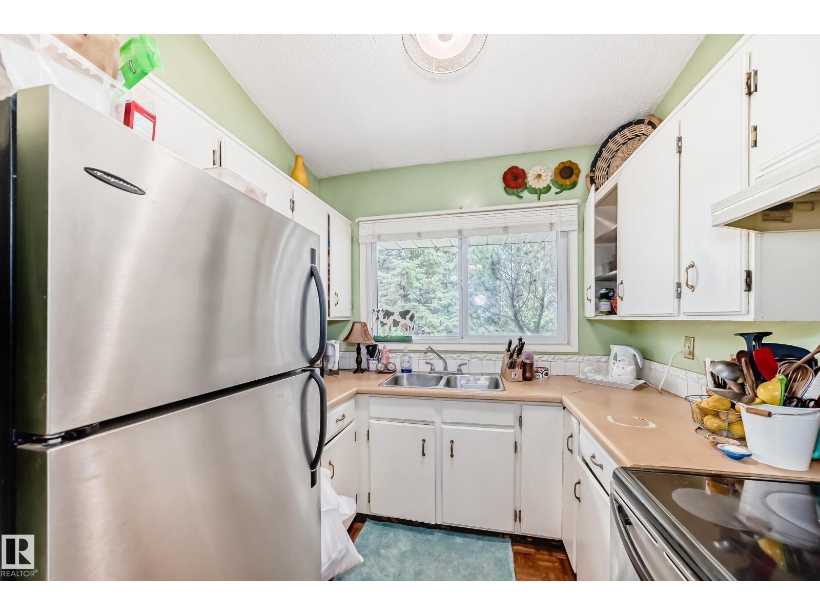 1283 MILLBOURNE RD E NW - 11