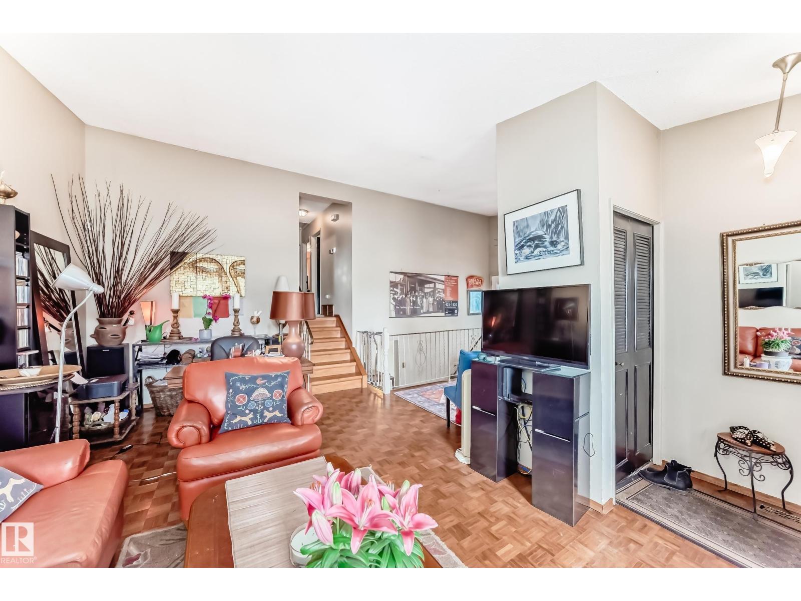 1283 MILLBOURNE RD E NW - 15