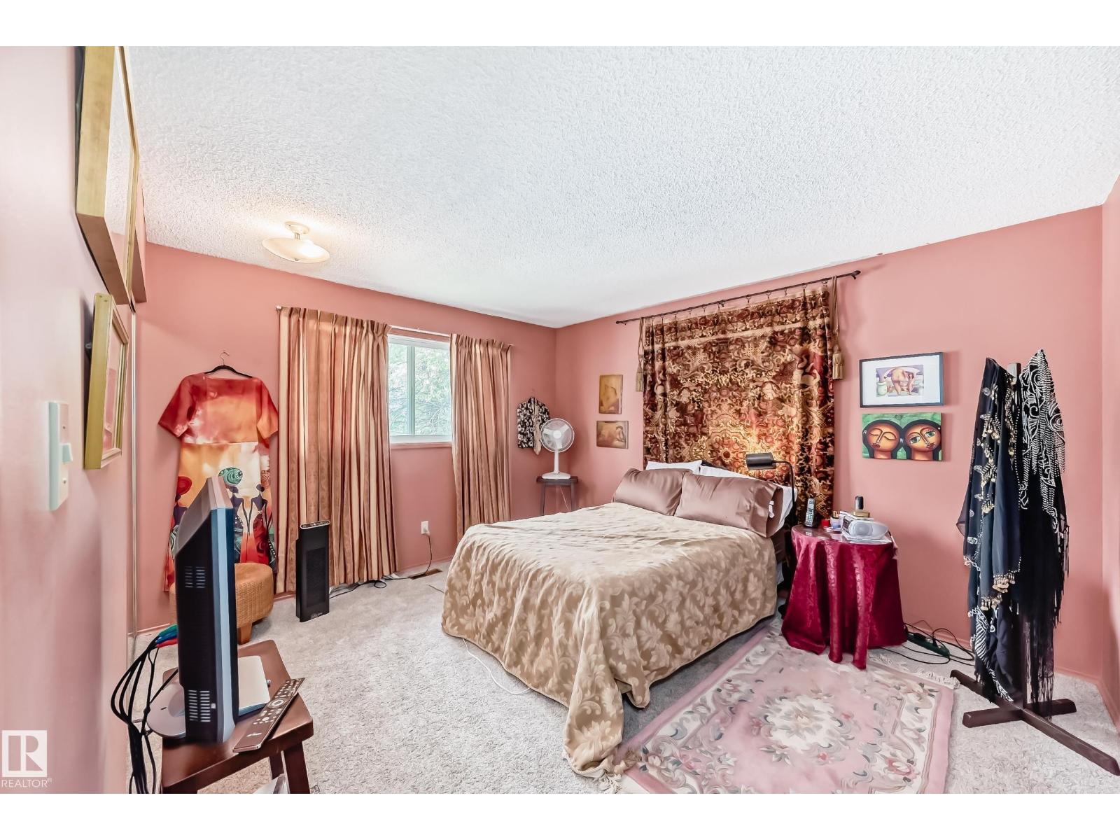 1283 MILLBOURNE RD E NW - 23