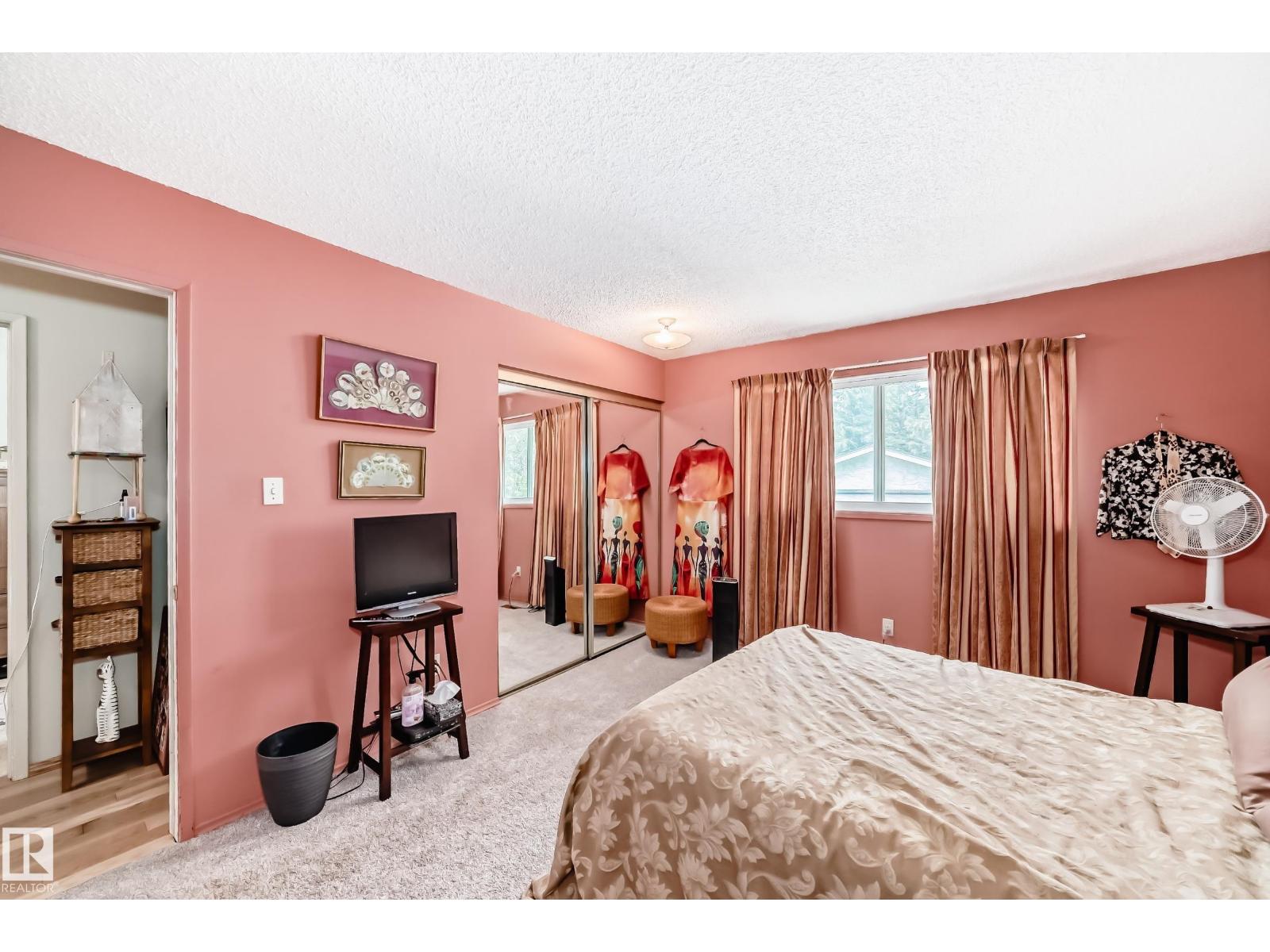 1283 MILLBOURNE RD E NW - 24