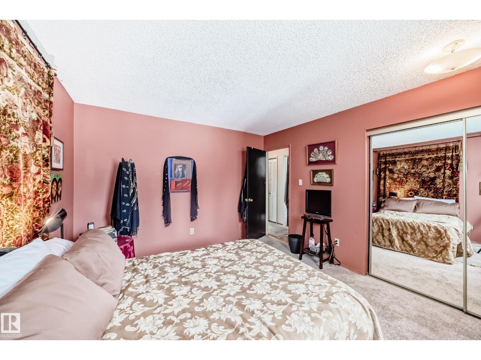 1283 MILLBOURNE RD E NW - 25