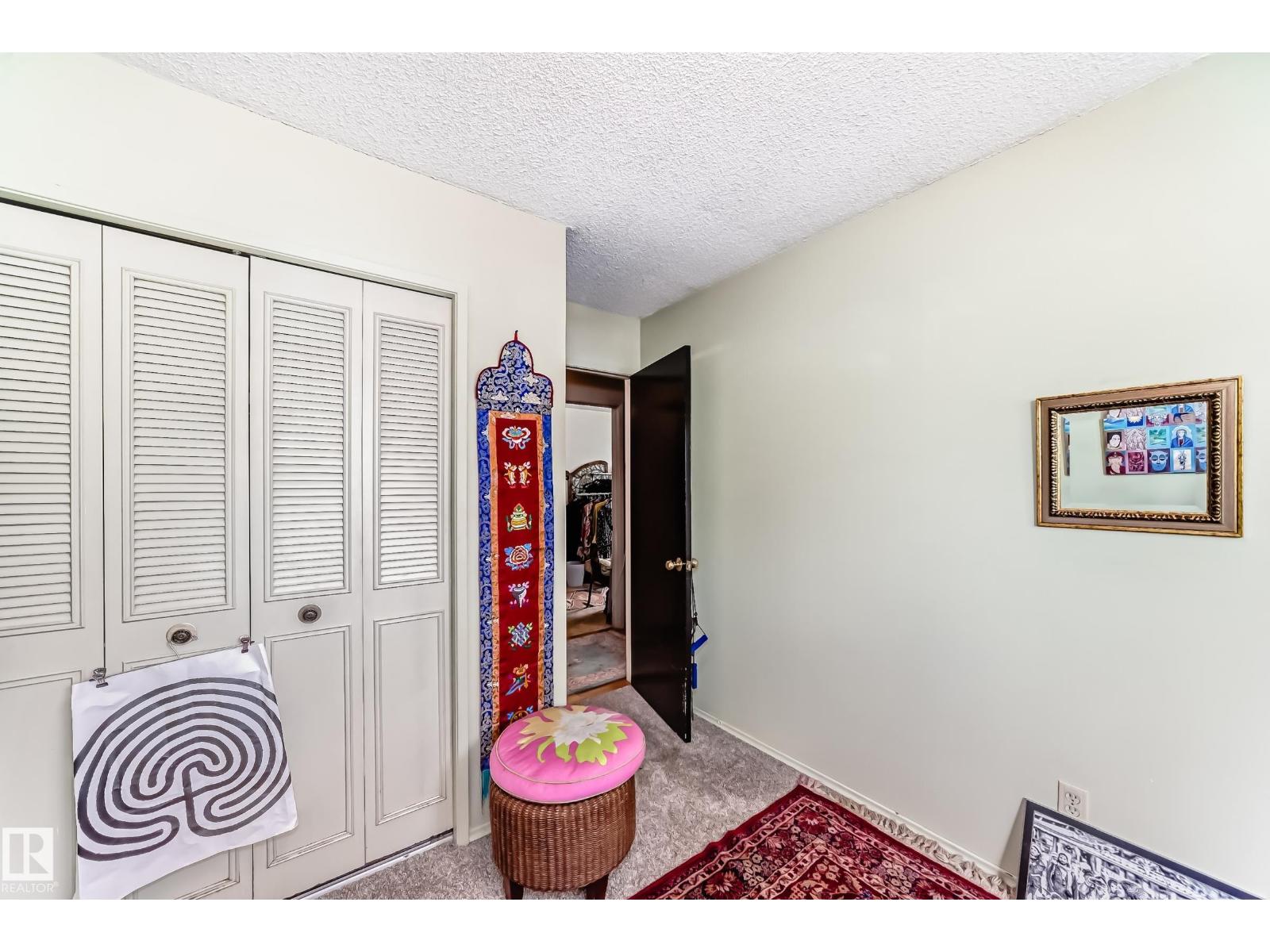 1283 MILLBOURNE RD E NW - 29
