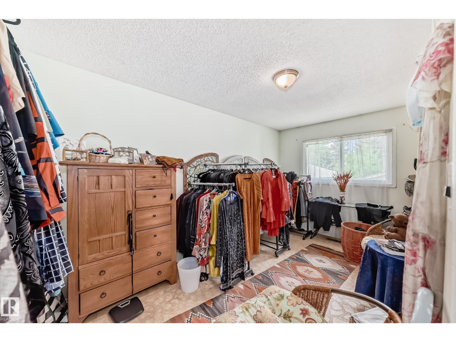1283 MILLBOURNE RD E NW - 30