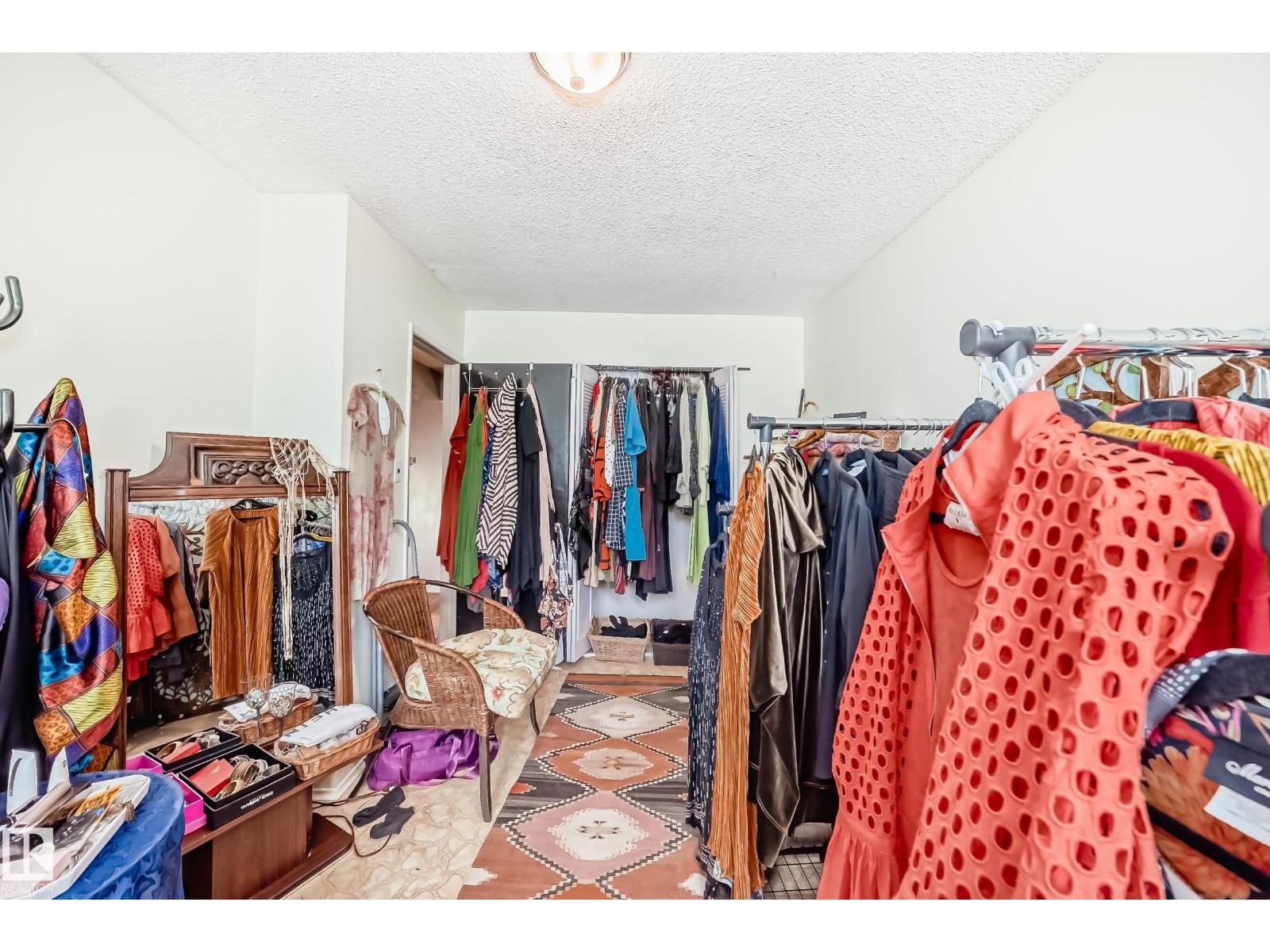 1283 MILLBOURNE RD E NW - 31