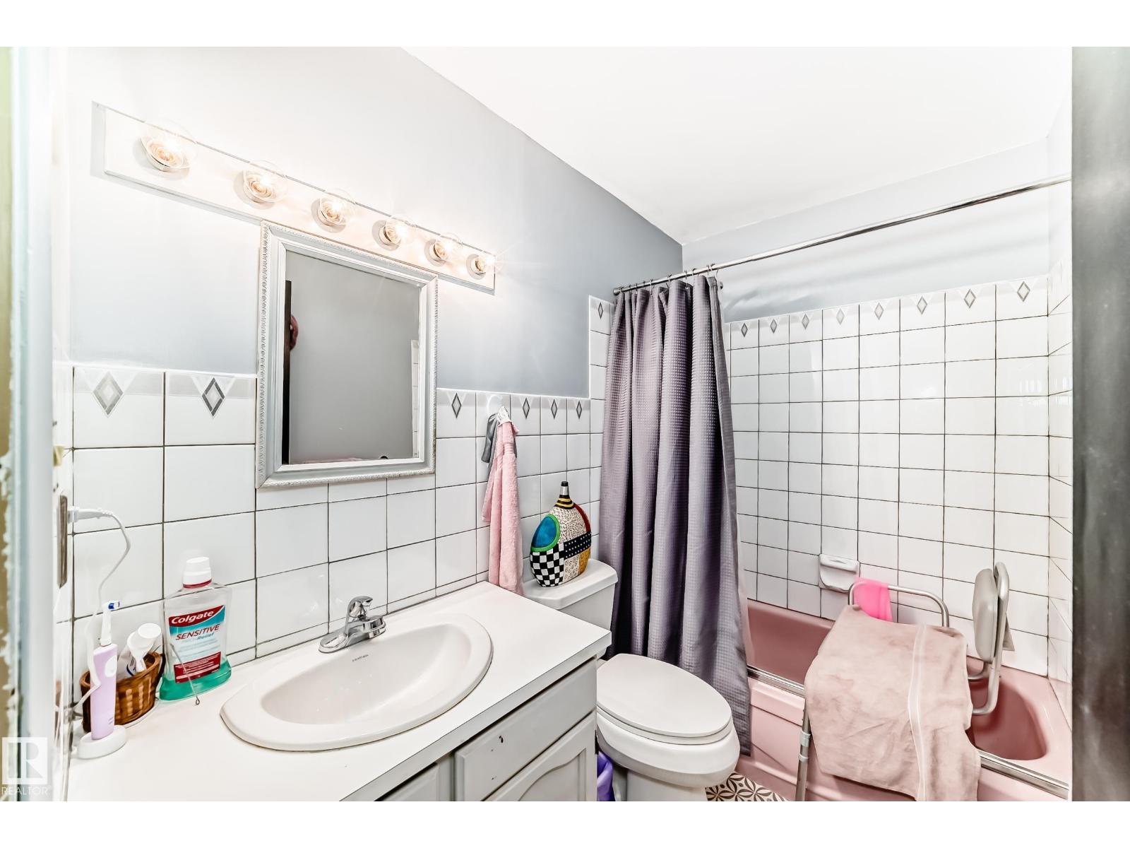1283 MILLBOURNE RD E NW - 32