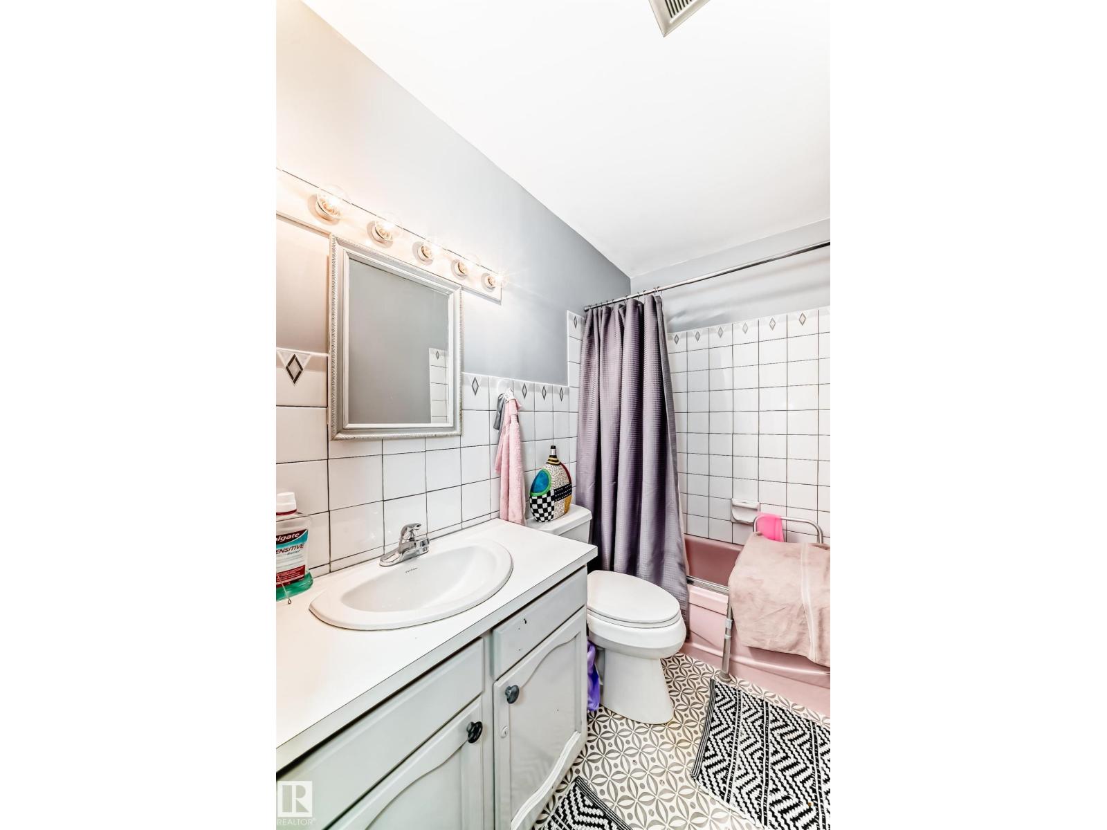 1283 MILLBOURNE RD E NW - 33