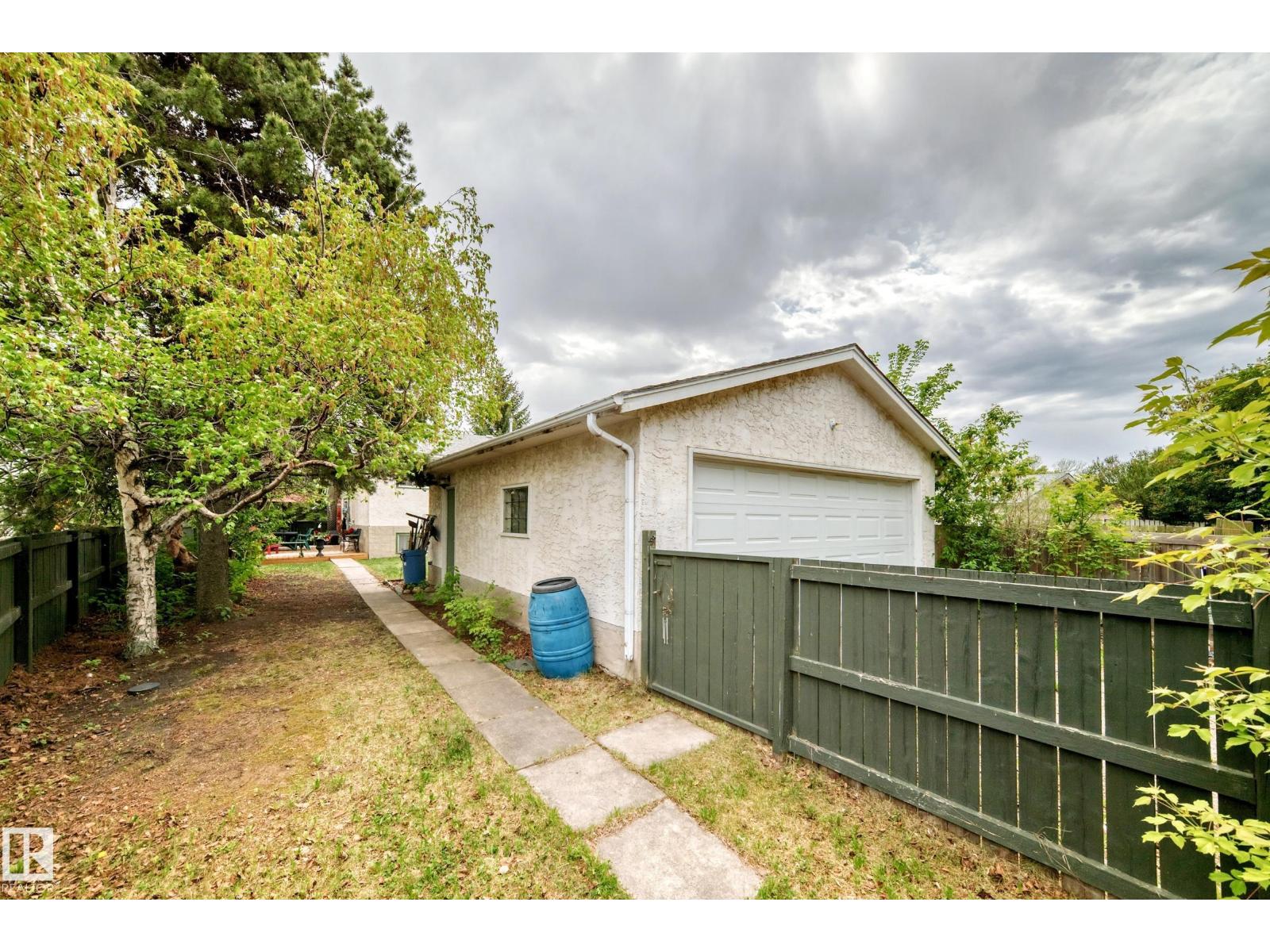 1283 MILLBOURNE RD E NW - 51