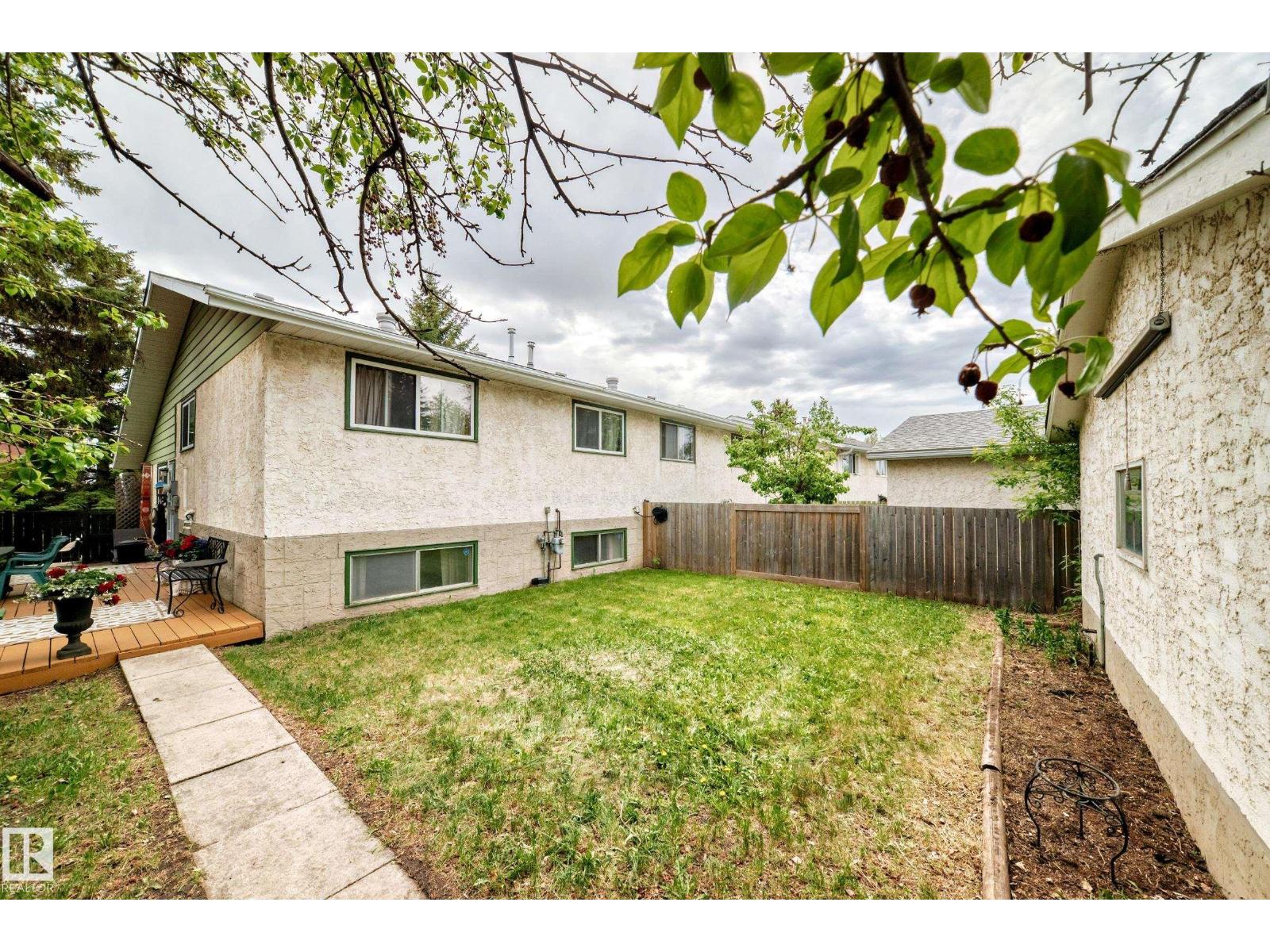 1283 MILLBOURNE RD E NW - 52