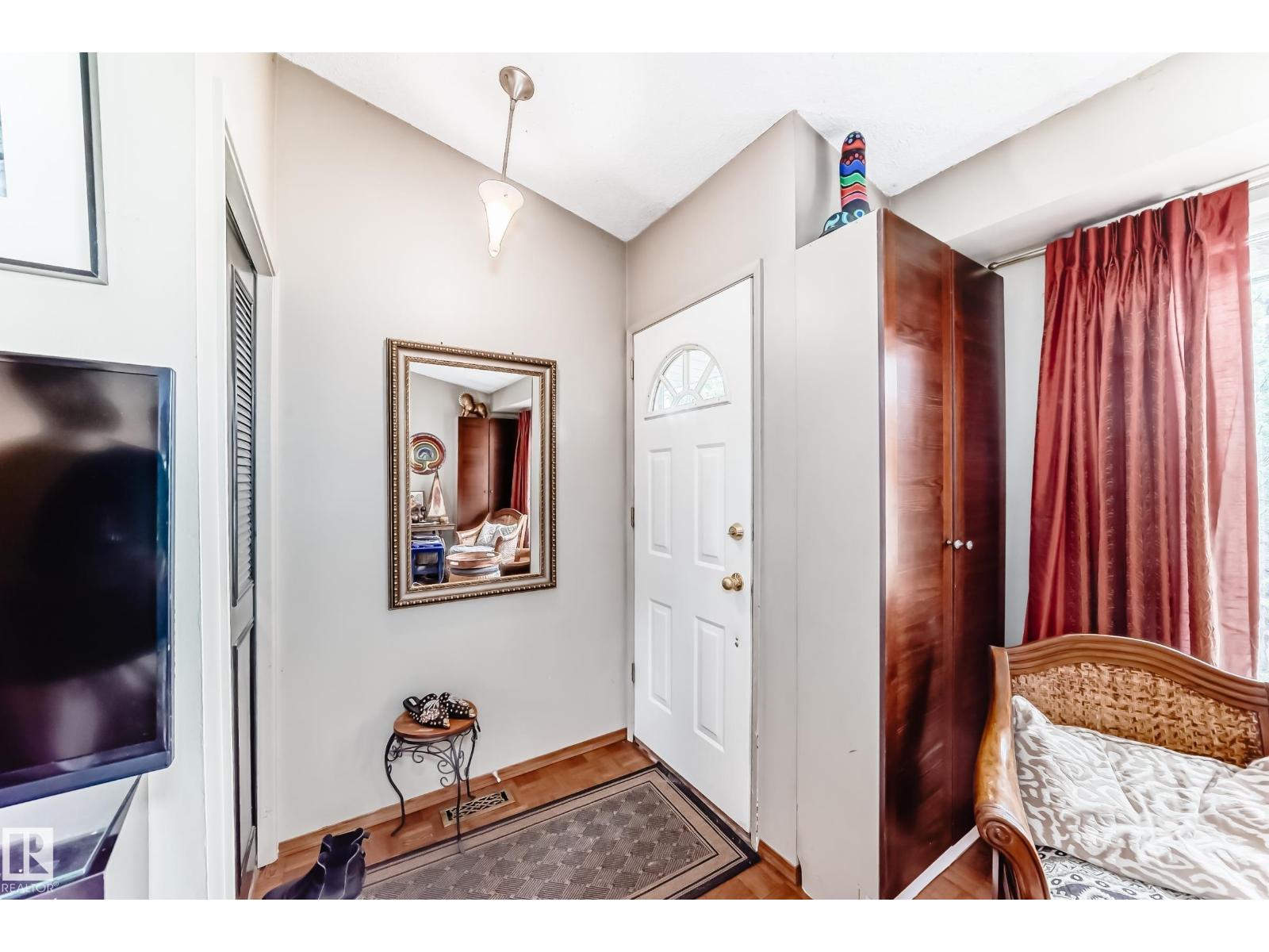 1283 MILLBOURNE RD E NW - 6