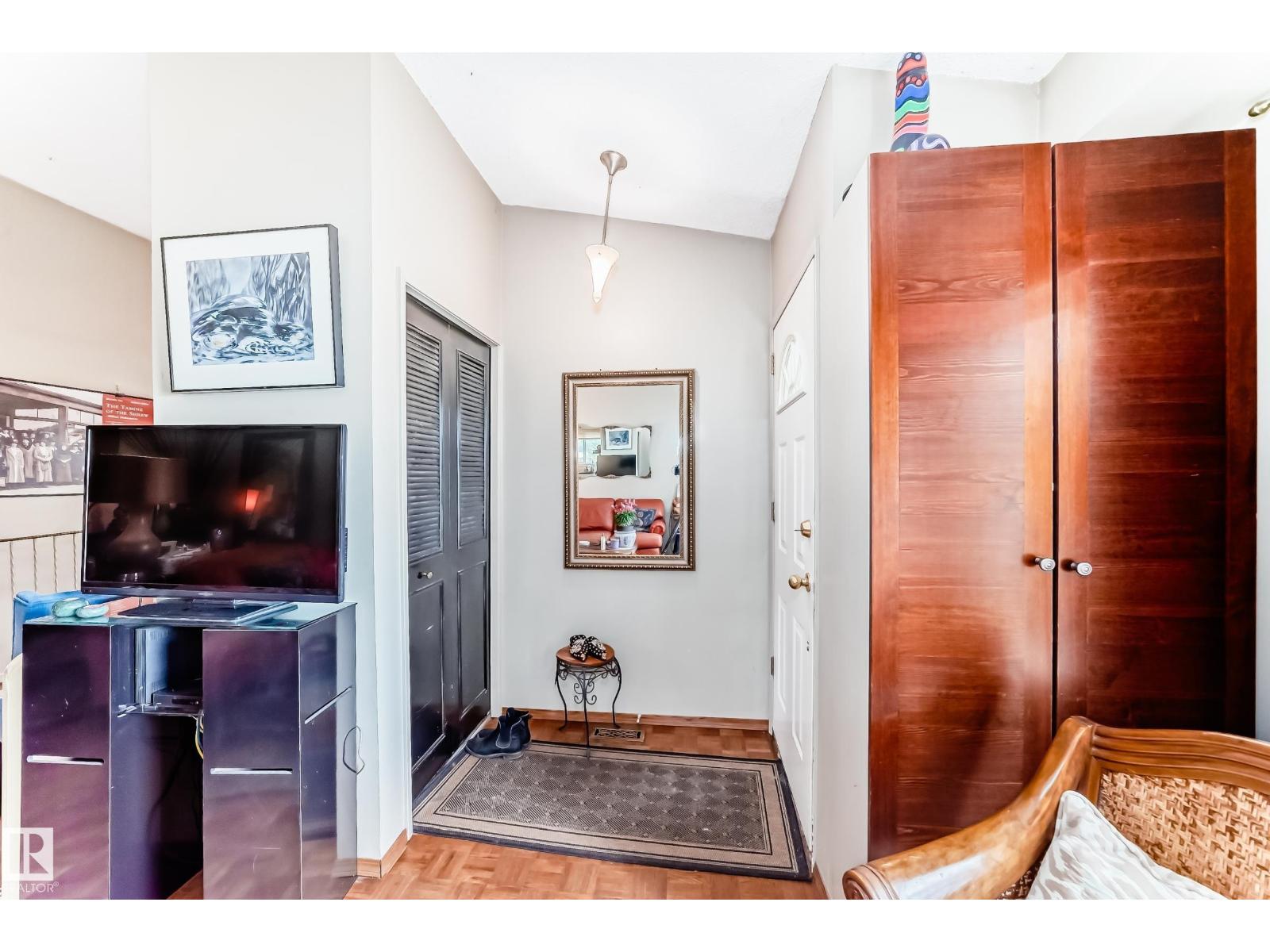 1283 MILLBOURNE RD E NW - 7