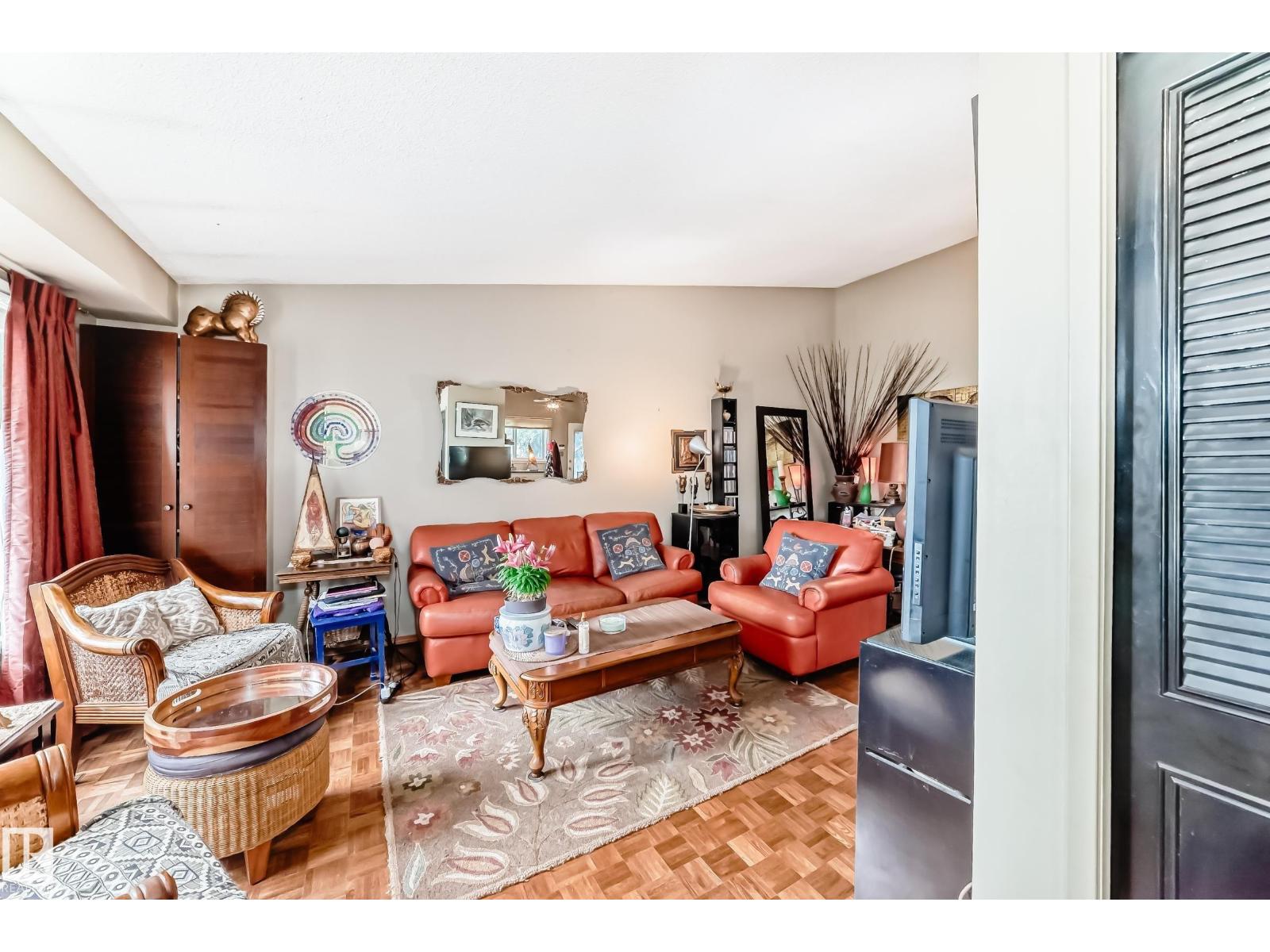 1283 MILLBOURNE RD E NW - 8