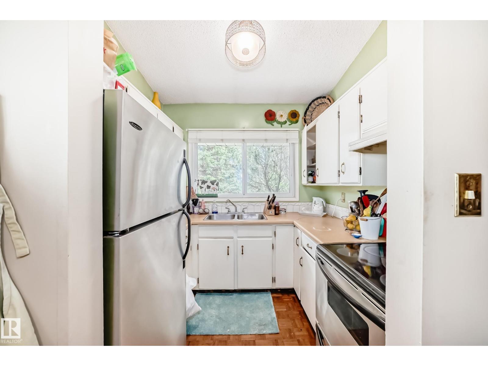 1283 MILLBOURNE RD E NW - 9