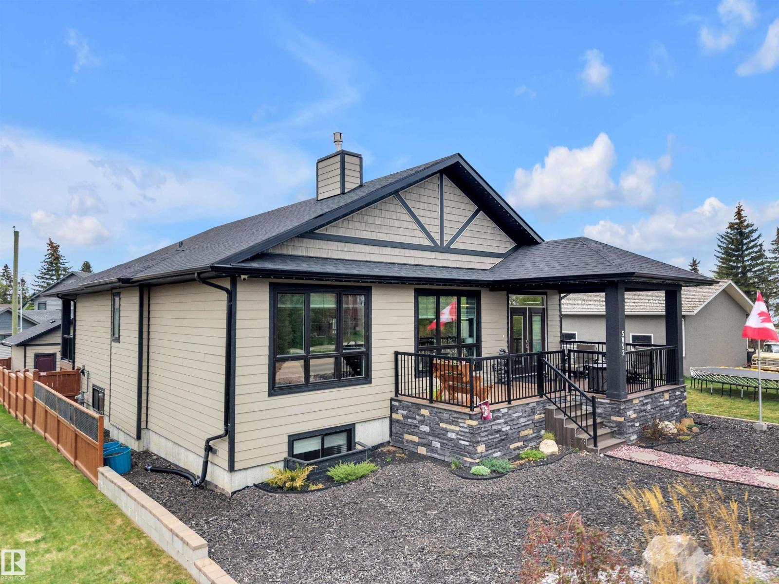 5052 Lakeshore DR - 5