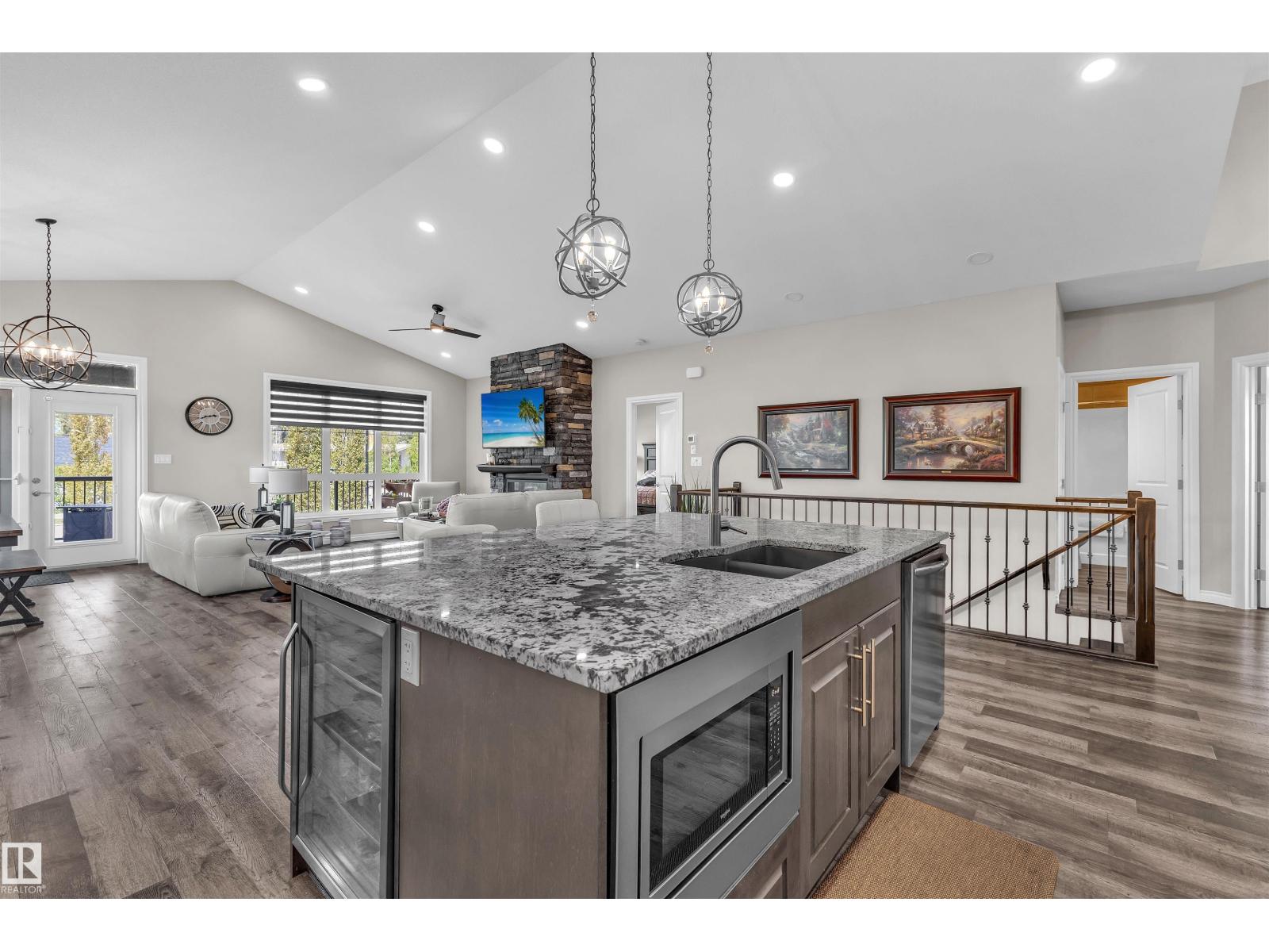 5052 Lakeshore DR - 27
