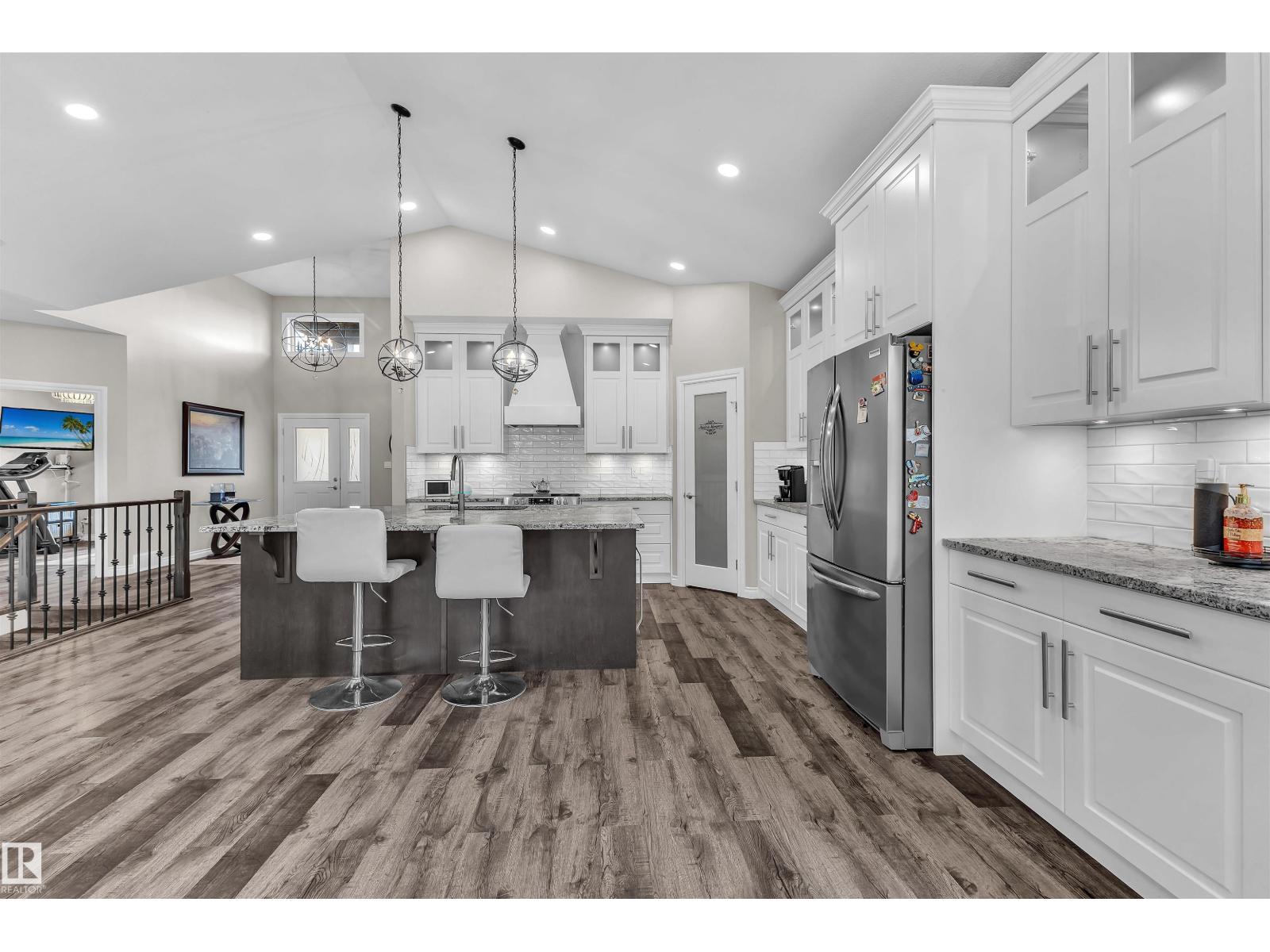 5052 Lakeshore DR — photo 26