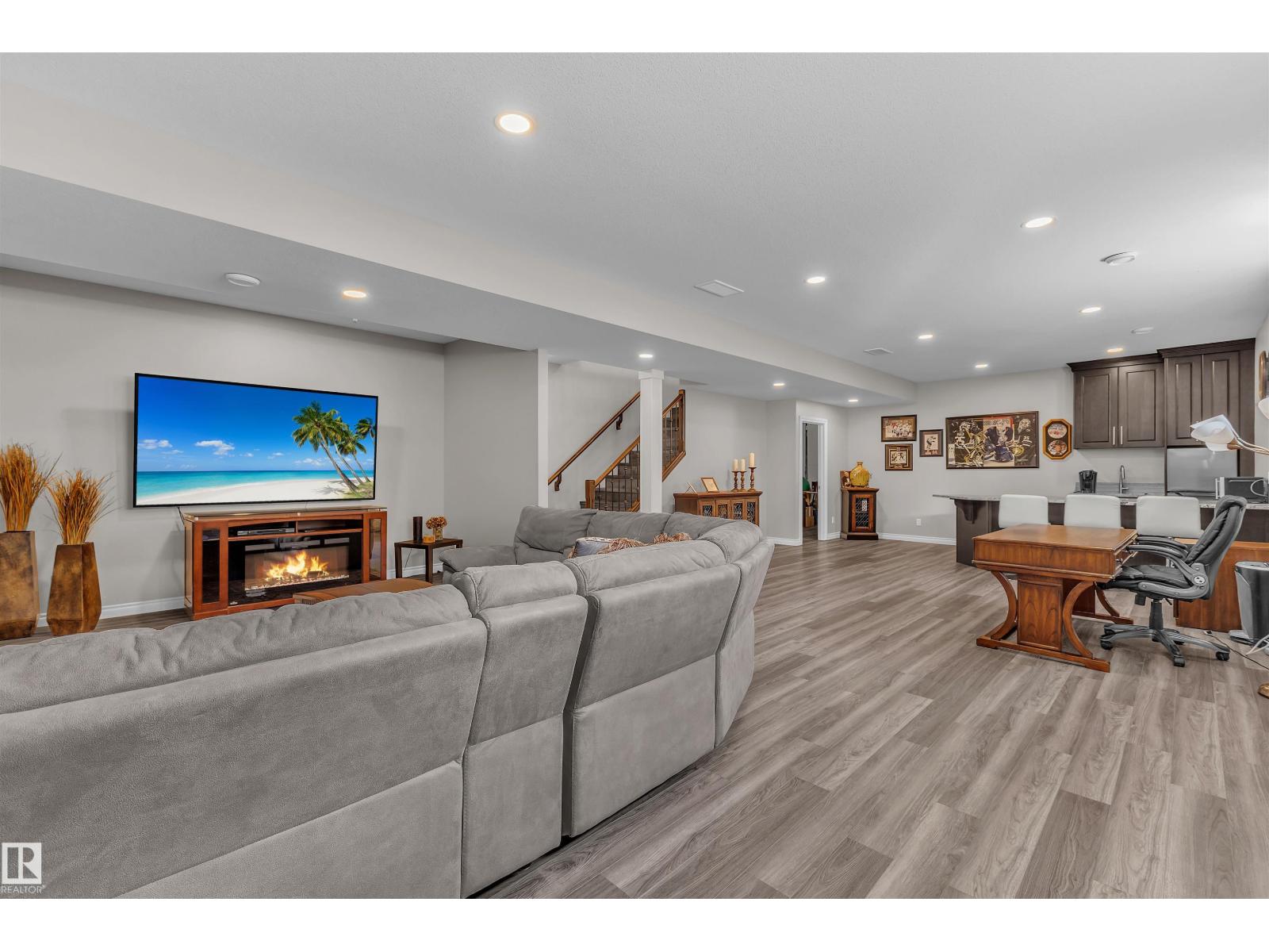 5052 Lakeshore DR — photo 46