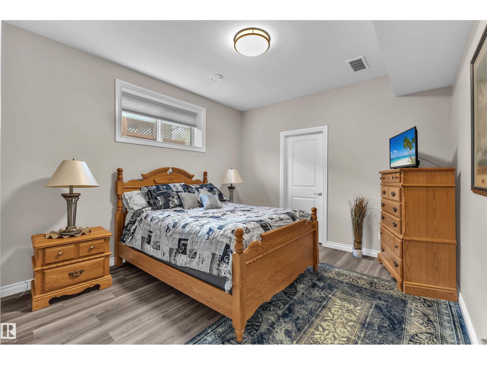 5052 Lakeshore DR — photo 44