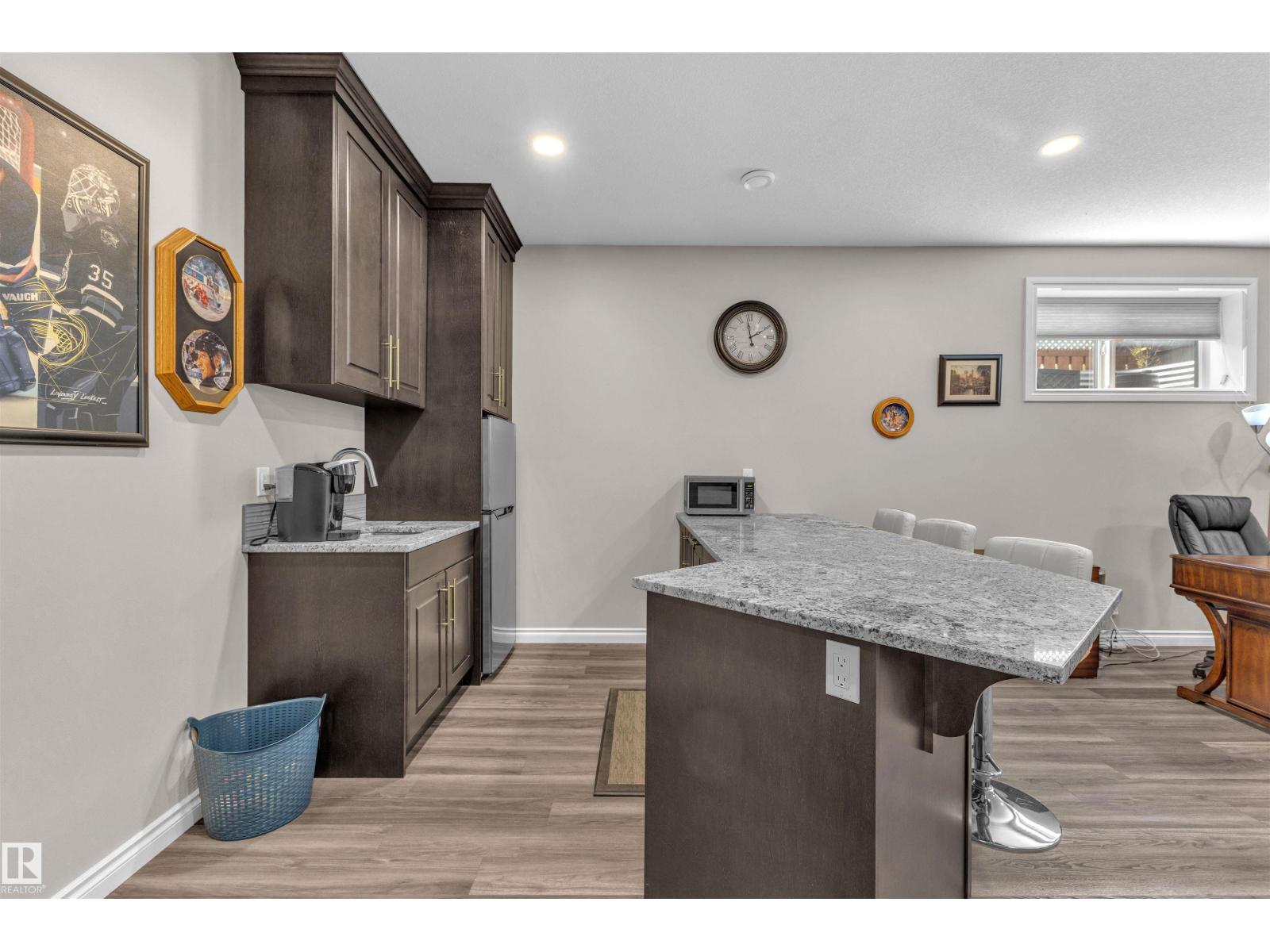 5052 Lakeshore DR - 51