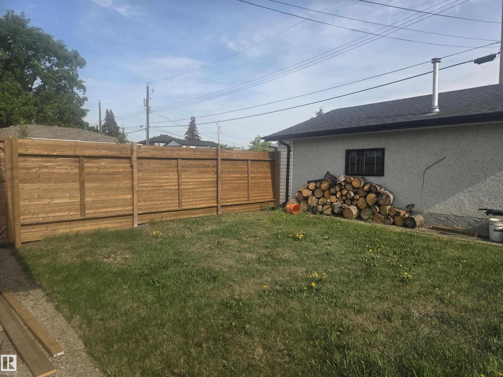 13529 69 ST NW - 36